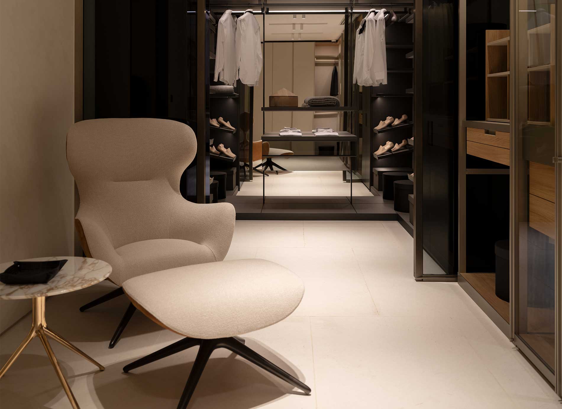 His wardrobe-002.jpg